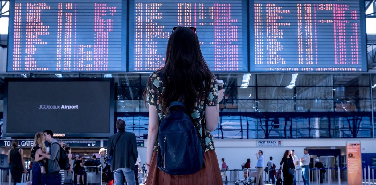 airport, woman, flight-2373727.jpg